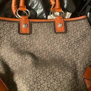 Dkny  town &country tote